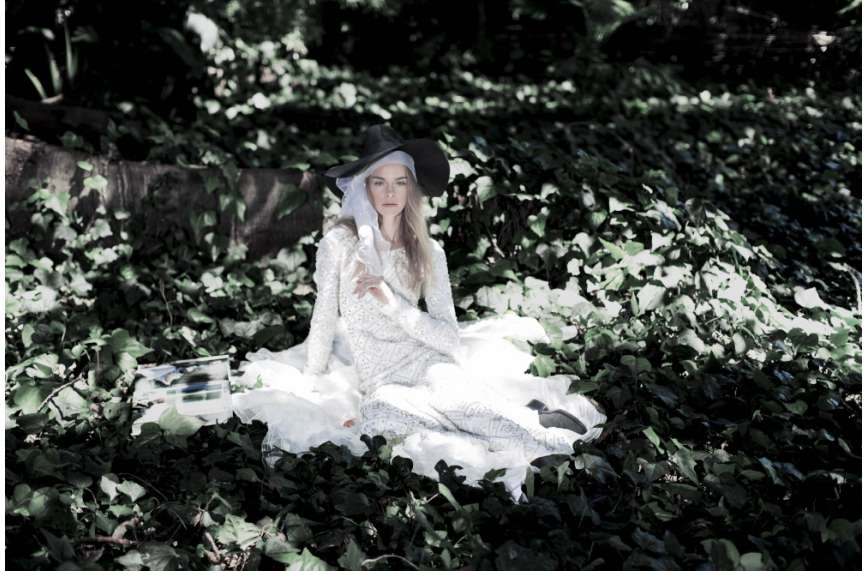 <p>Aje<br />Photographer Felix Forest</p>